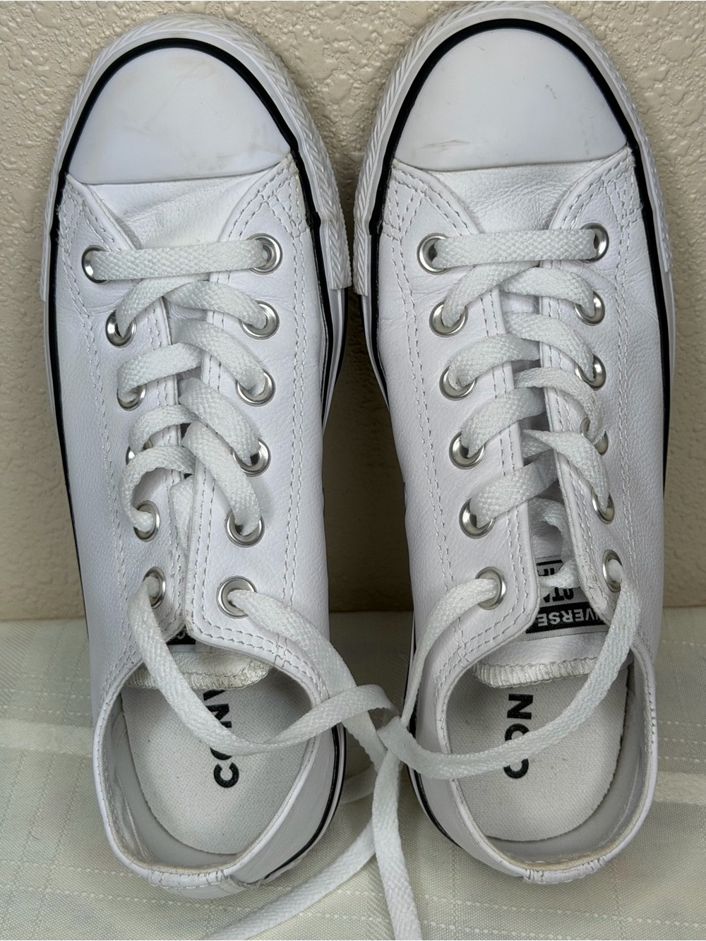 Converse White Low Top Lace-Up Sneaker Unisex
